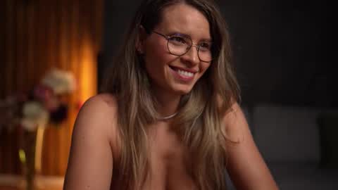 Alex online show from October 2025 04:11:01 AM