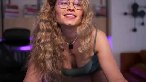 Snapshot of brandywhite chatting on June 2026 03:55:01 AM Alex online show from June 2026 03:55:01 AM