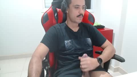 brasilianonca online show from May 2026 10:15:01 PM