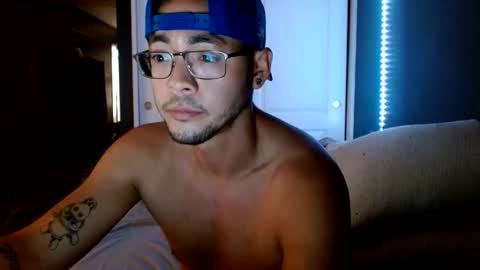 Snapshot of breadcrumbsss chatting on November 2025 02:14:01 AM Breadcrumbsss online show from November 2025 02:14:01 AM