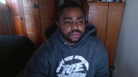 Snapshot of breadw1nnah chatting on December 2024 04:05:02 PM Breadw1nnah online show from December 2024 04:05:02 PM