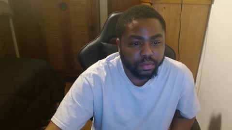 Snapshot of breadw1nnah chatting on January 2025 06:17:01 AM Breadw1nnah online show from January 2025 06:17:01 AM