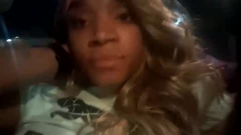 Snapshot of breatheoffreshpussy chatting on October 2025 01:31:01 AM BeautifulDisasterxxx online show from October 2025 01:31:01 AM