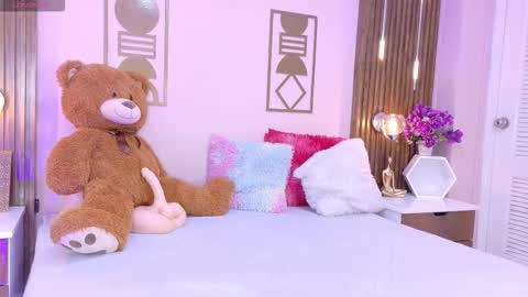 Bree  online show from March 2026 01:38:02 PM