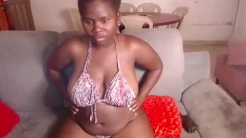 Snapshot of breestaarrs chatting on November 2025 08:14:02 AM Valentina online show from November 2025 08:14:02 AM