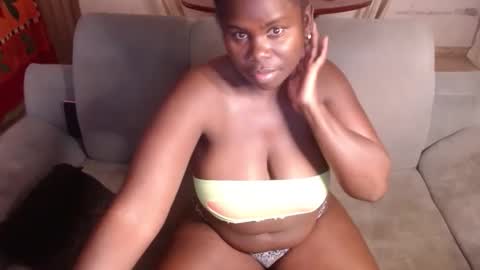 Snapshot of breestaarrs chatting on November 2025 07:19:01 AM Valentina online show from November 2025 07:19:01 AM