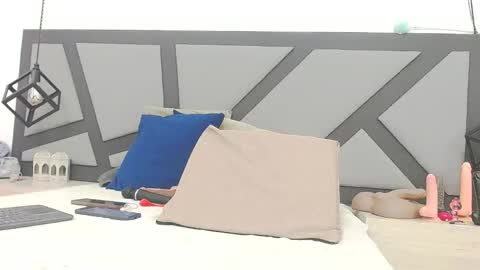 BRENDA VELASQUEZ online show from October 2025 08:18:01 PM