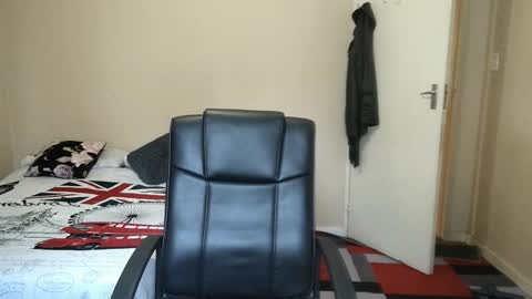 ask me lol online show from October 2025 04:35:01 AM