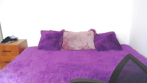 Snapshot of brendasantos_77 chatting on October 2025 02:07:01 PM brendasantos_77 online show from October 2025 02:07:01 PM