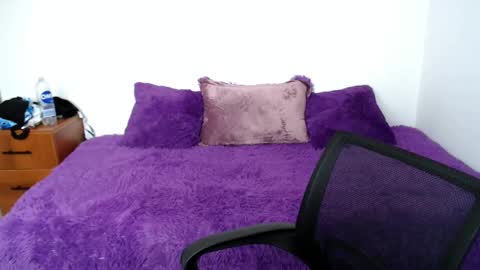 Snapshot of brendasantos_77 chatting on October 2025 01:58:01 PM brendasantos_77 online show from October 2025 01:58:01 PM