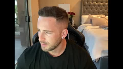 Snapshot of brettmycles chatting on February 2025 01:33:01 AM Brett Mycles online show from February 2025 01:33:01 AM