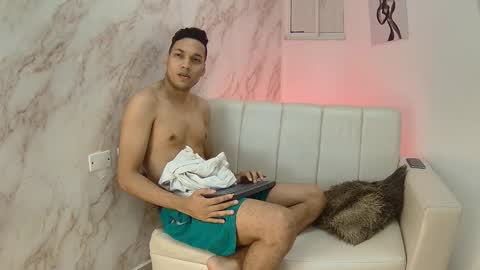 Snapshot of briam_dunkan chatting on April 2026 01:22:02 PM briam_dunkan online show from April 2026 01:22:02 PM