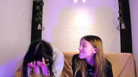 briarandblair online show from November 2025 01:11:01 PM