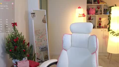 Vi. online show from December 2024 12:49:01 PM