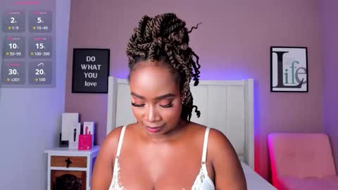 Snapshot of britanymooree chatting on January 2026 08:32:01 PM Britany online show from January 2026 08:32:01 PM