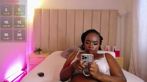 Snapshot of britanymooree chatting on March 2026 07:32:01 PM Britany online show from March 2026 07:32:01 PM