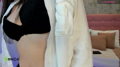 Brithany online show from November 2025 09:00:02 PM