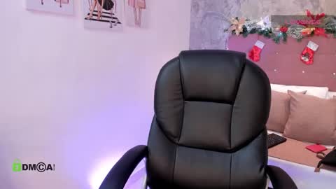 Brithany online show from November 2025 08:02:01 PM