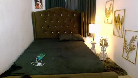 Snapshot of britneyloove chatting on June 2026 05:02:02 AM Amanda online show from June 2026 05:02:02 AM
