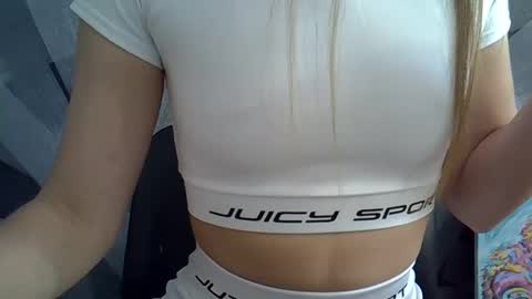 Snapshot of britneyxkittens chatting on November 2025 08:02:02 AM BritneyxKittens online show from November 2025 08:02:02 AM