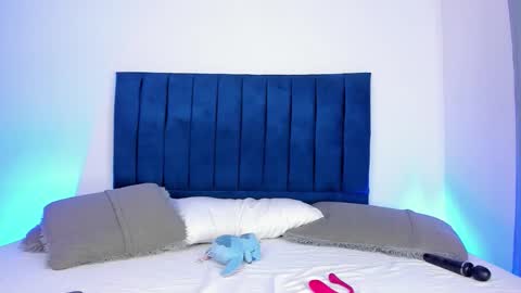 Snapshot of brittanyjhonnns chatting on December 2025 07:50:01 AM brittany 25 years old happy as a worm online show from December 2025 07:50:01 AM