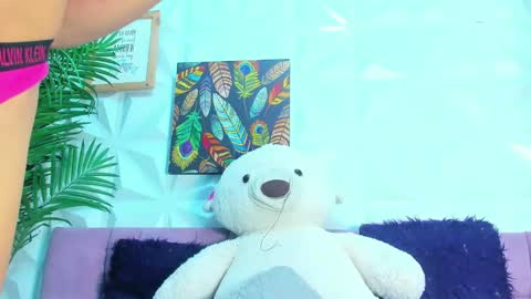 BRIYIT     online show from September 2025 04:25:01 AM