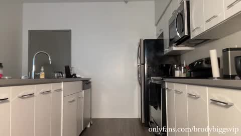 Brody Biggs online show from September 2025 12:01:02 AM