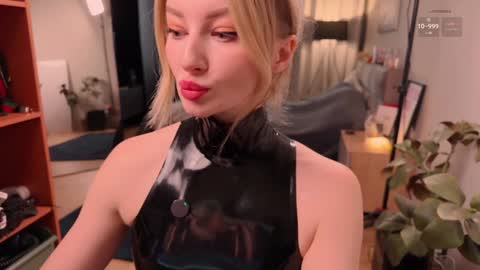 Snapshot of bronnica chatting on January 2025 12:15:01 PM Anna online show from January 2025 12:15:01 PM