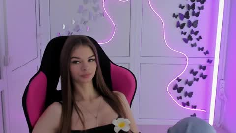 Snapshot of brooklunglow_ chatting on June 2026 12:31:02 PM Vlada online show from June 2026 12:31:02 PM