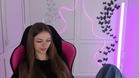 Snapshot of brooklunglow_ chatting on July 2026 06:30:01 AM Vlada online show from July 2026 06:30:01 AM