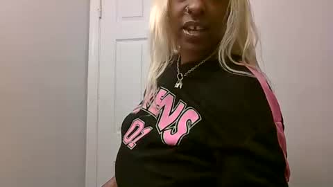 Snapshot of brooklyninfinity chatting on November 2025 12:05:02 AM brooklyninfinity online show from November 2025 12:05:02 AM