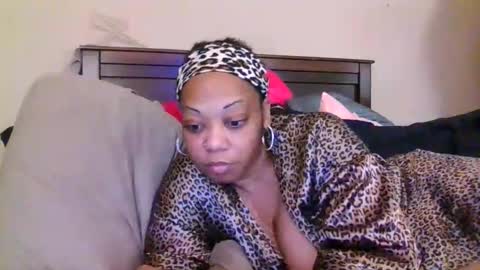 Snapshot of brownroundrenee chatting on June 2026 10:35:01 AM brownroundrenee online show from June 2026 10:35:01 AM