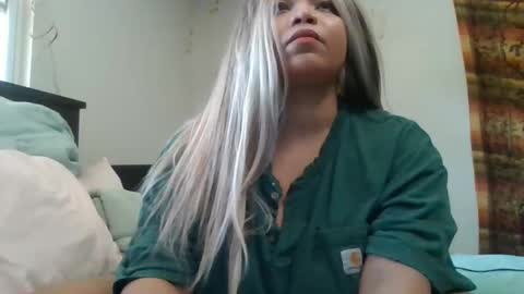 Snapshot of brownsugar0910 chatting on December 2024 05:22:01 PM EtherealLilac online show from December 2024 05:22:01 PM