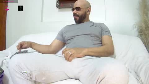 Snapshot of bruce_bigg chatting on July 2026 07:01:02 PM Bruce online show from July 2026 07:01:02 PM