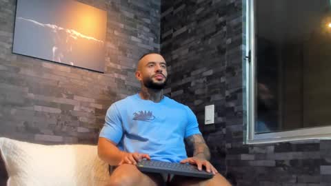 Snapshot of brucedallas chatting on October 2025 02:56:02 AM brucedallas online show from October 2025 02:56:02 AM