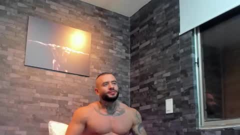 brucedallas online show from December 2025 01:00:02 AM