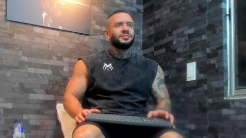 brucedallas online show from April 2026 03:39:01 AM