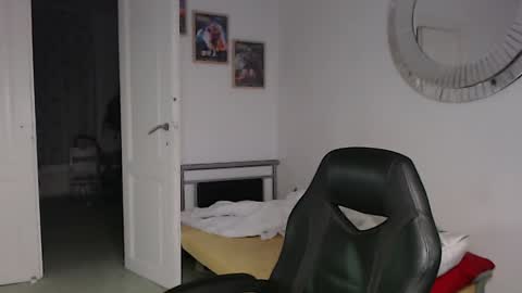 Snapshot of brucemf chatting on December 2024 08:54:01 PM Bruce online show from December 2024 08:54:01 PM