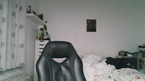 Snapshot of brucemf chatting on October 2025 07:03:02 PM Bruce online show from October 2025 07:03:02 PM