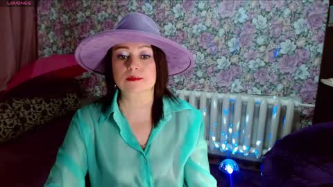 Snapshot of brunette7786 chatting on May 2026 09:35:02 PM Julia online show from May 2026 09:35:02 PM