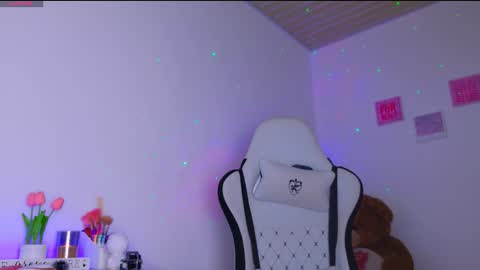 SARAH  online show from December 2025 05:15:02 AM