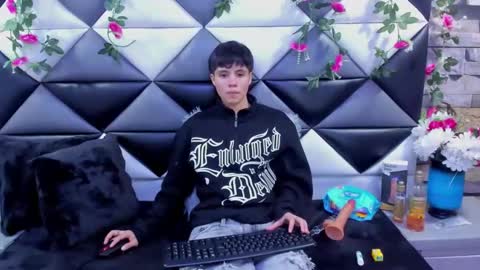 Bruno Cruz online show from October 2025 02:11:02 AM