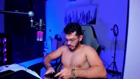 Bruno online show from December 2025 04:19:02 AM