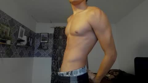 Snapshot of bruno_snow chatting on December 2025 03:57:01 AM bruno_snow online show from December 2025 03:57:01 AM