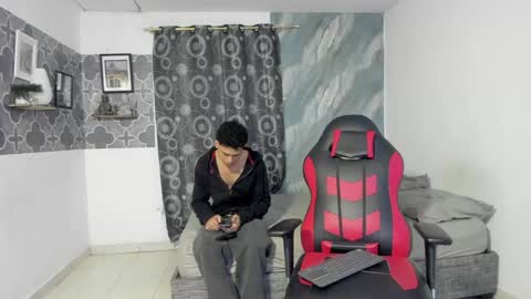 Snapshot of bruno_snow chatting on April 2026 04:07:01 AM bruno_snow online show from April 2026 04:07:01 AM