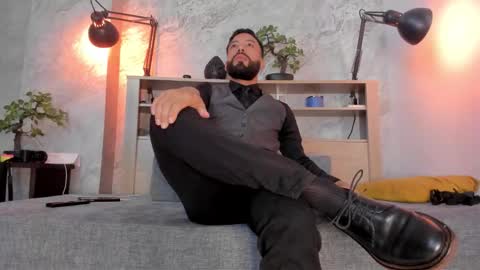 Andres Suarez online show from December 2025 01:27:02 PM