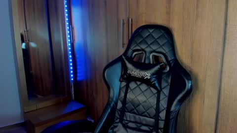 Snapshot of bryan_boy_ chatting on December 2024 06:39:02 PM bryan online show from December 2024 06:39:02 PM