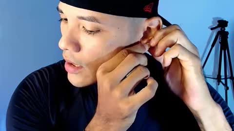 Snapshot of bryan_boy_ chatting on October 2025 02:43:02 AM bryan online show from October 2025 02:43:02 AM