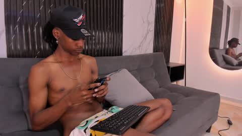 Snapshot of bryxxxon1 chatting on December 2024 06:28:02 AM Bryxon online show from December 2024 06:28:02 AM