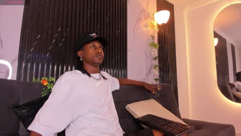 Snapshot of bryxxxon1 chatting on February 2025 11:54:01 AM Bryxon online show from February 2025 11:54:01 AM